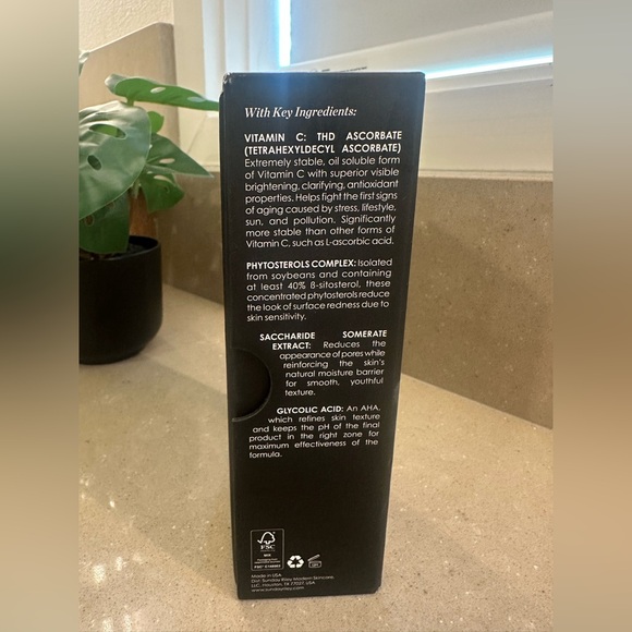 Sunday Riley C.E.O. 15% Vitamin C Brightening Serum - Picture 3 of 7